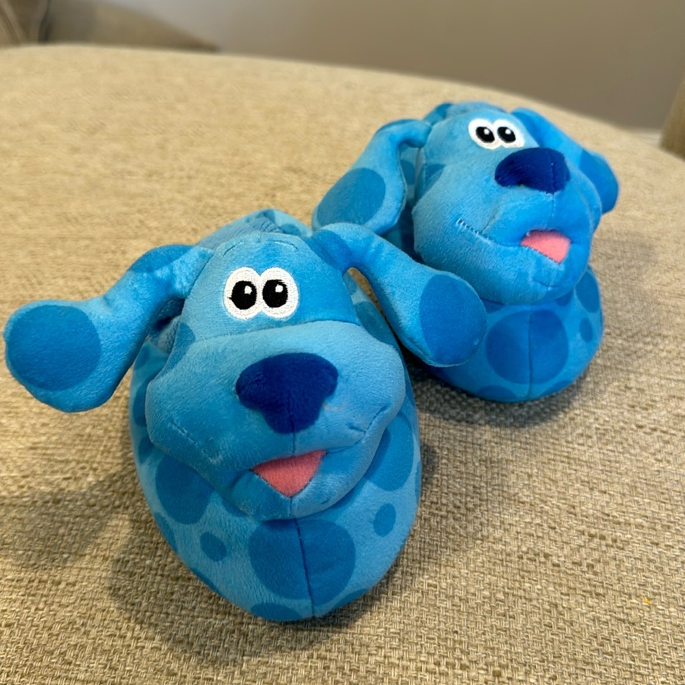 Kids size 7/8 Slippers